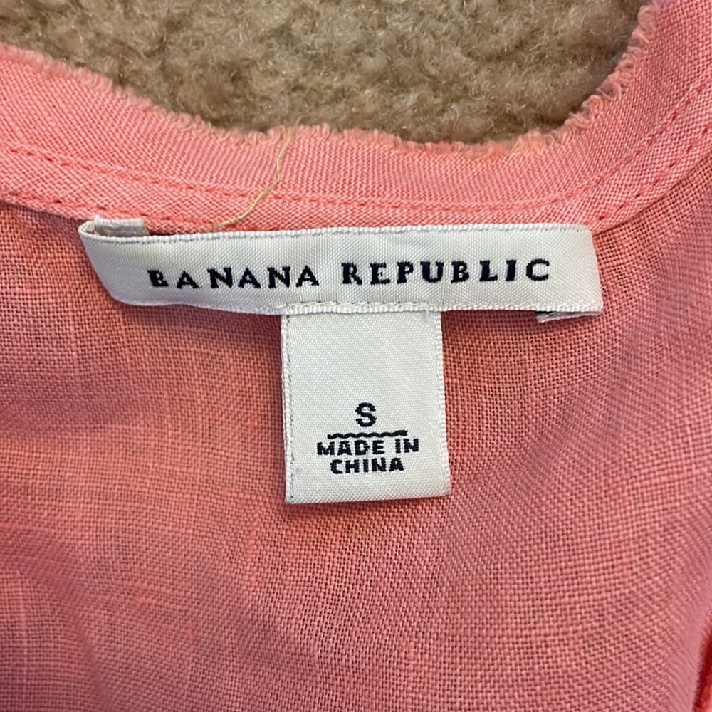 Women’s Banana Republic Salmon Linen Short Sleeve Blouse. Size S - Picture 4 of 7